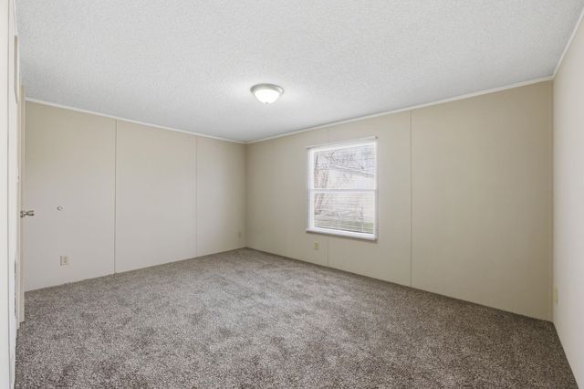 818 W 81st St S, Haysville, KS 67060