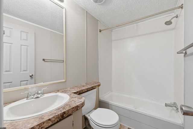 818 W 81st St S, Haysville, KS 67060