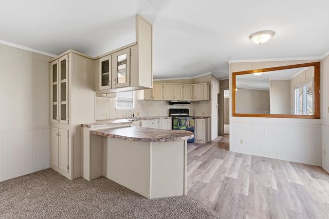 818 W 81st St S, Haysville, KS 67060