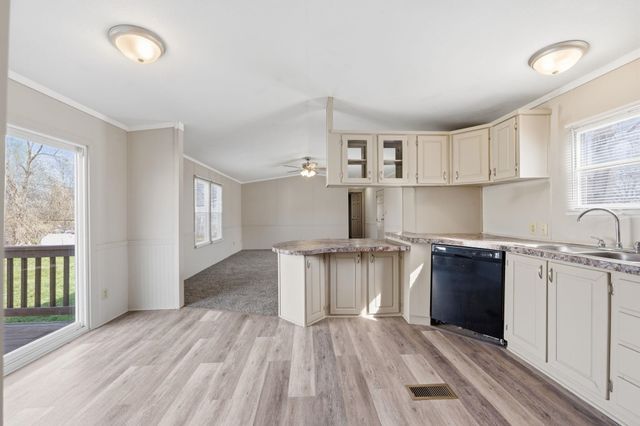 818 W 81st St S, Haysville, KS 67060