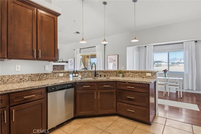11385 Trinity Road, Oak Hills, CA 92344