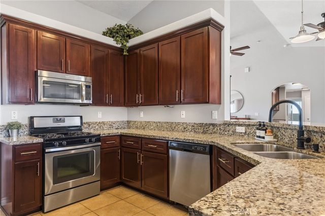 11385 Trinity Road, Oak Hills, CA 92344