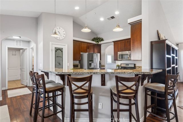 11385 Trinity Road, Oak Hills, CA 92344