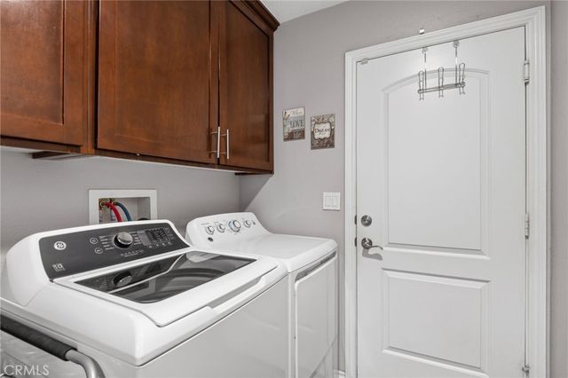 11385 Trinity Road, Oak Hills, CA 92344