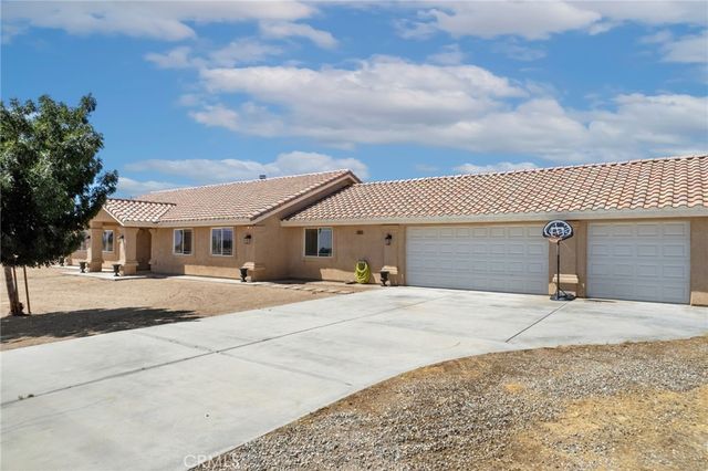 11385 Trinity Road, Oak Hills, CA 92344