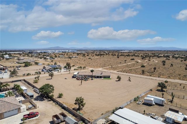 11385 Trinity Road, Oak Hills, CA 92344