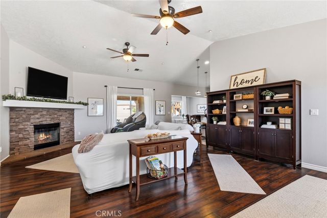 11385 Trinity Road, Oak Hills, CA 92344