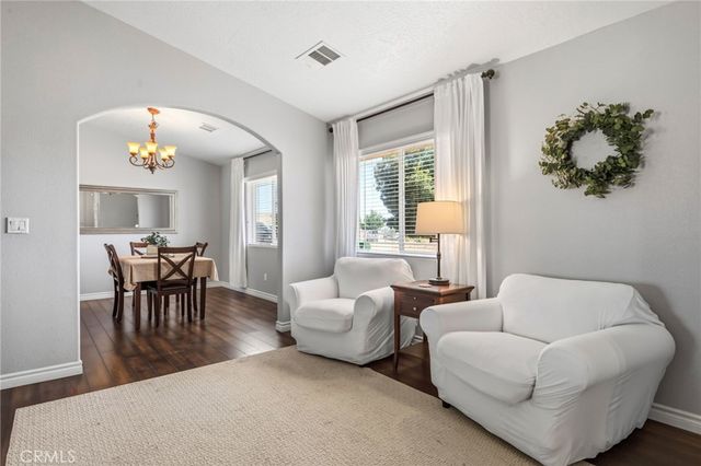11385 Trinity Road, Oak Hills, CA 92344
