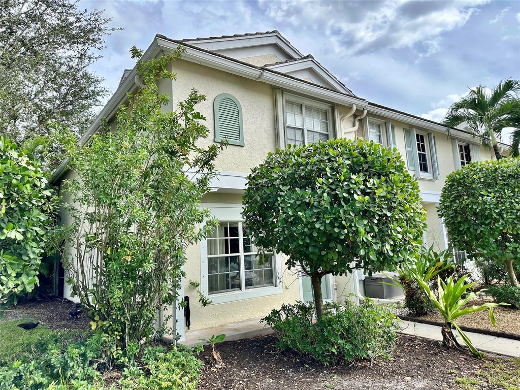 5679 NW 99th Lane, Coral Springs, FL 33076