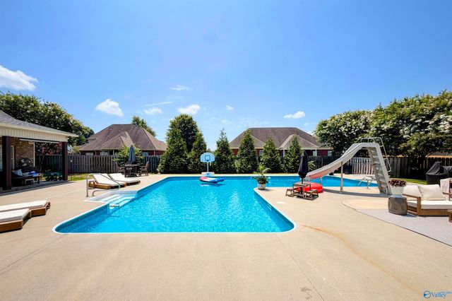 2311 Amberly Lane, Decatur, AL 35603