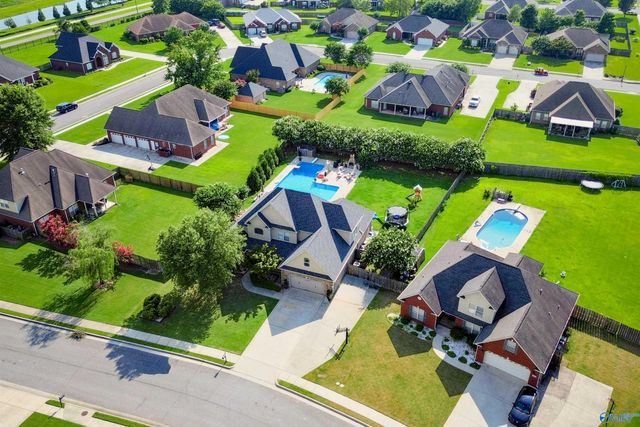 2311 Amberly Lane, Decatur, AL 35603