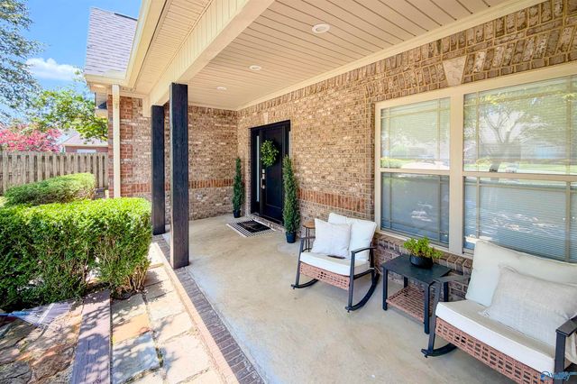 2311 Amberly Lane, Decatur, AL 35603