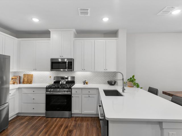 1423 Silver Marten Trail, Arlington, TX 76005