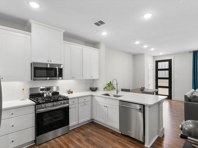 1423 Silver Marten Trail, Arlington, TX 76005