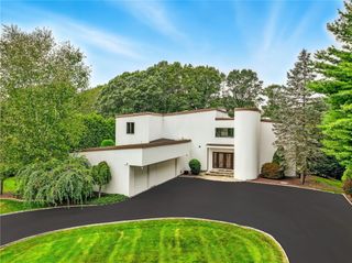 129 Valerie Court, Cranston, RI 02921