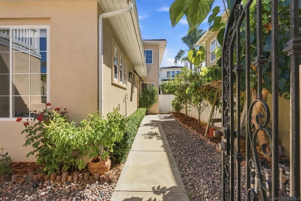 10943 Vereda Sol Del Dios, San Diego, CA 92130 — photo 4
