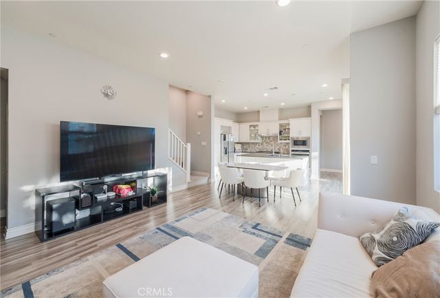 102 Spectacle, Irvine, CA 92618