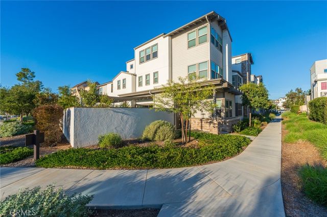 102 Spectacle, Irvine, CA 92618