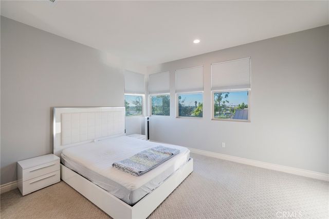 102 Spectacle, Irvine, CA 92618