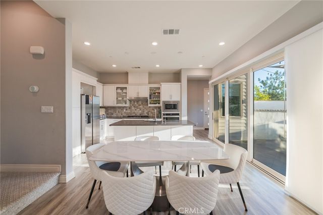 102 Spectacle, Irvine, CA 92618