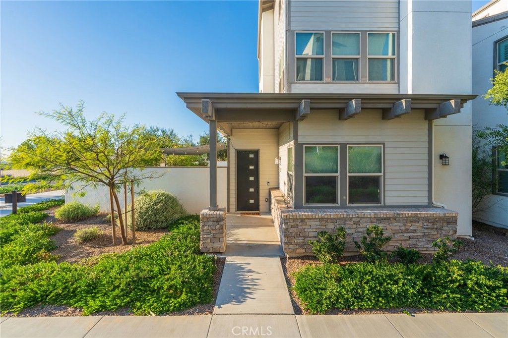 102 Spectacle, Irvine, CA 92618