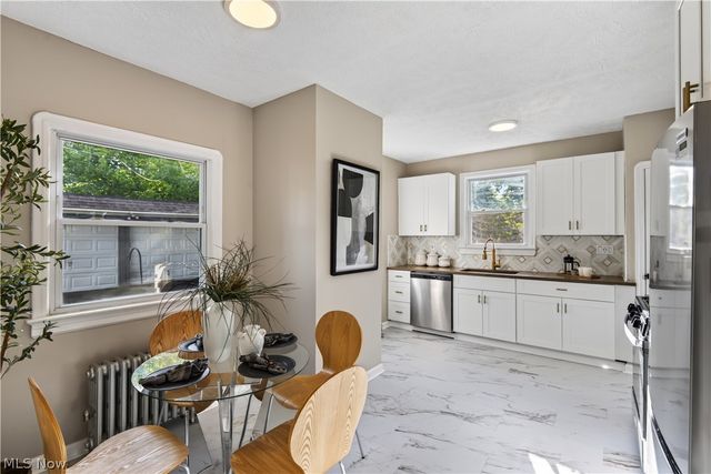 3582 Raymont Boulevard, University Heights, OH 44118