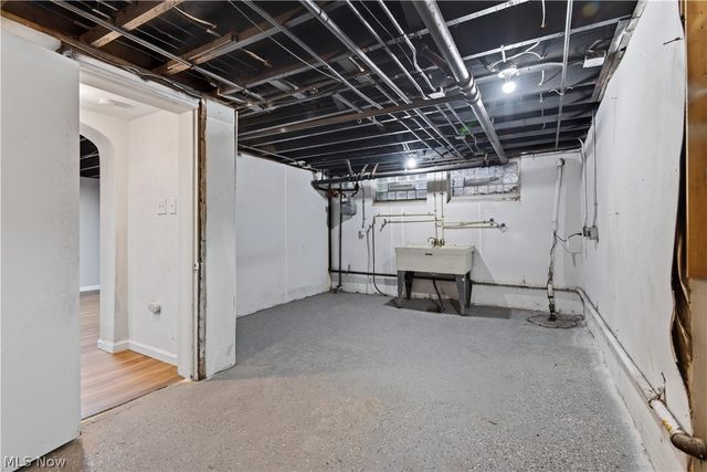 3582 Raymont Boulevard, University Heights, OH 44118