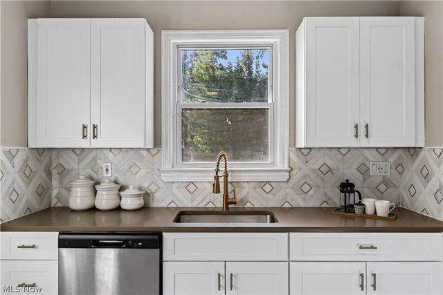 3582 Raymont Boulevard, University Heights, OH 44118