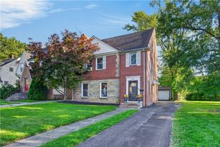 3582 Raymont Boulevard, University Heights, OH 44118