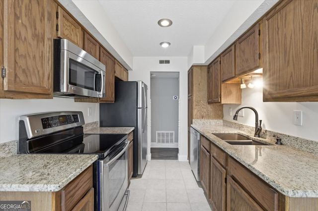 307 Glenleaf Drive, Peachtree Corners, GA 30092