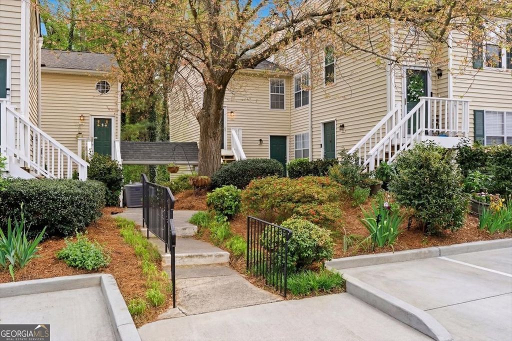 307 Glenleaf Drive, Peachtree Corners, GA 30092