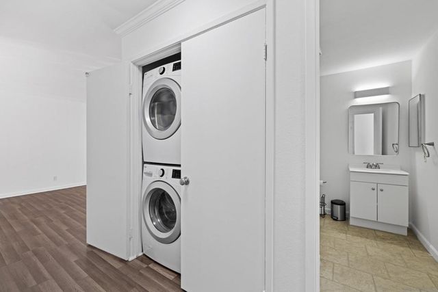 3209 Midway Dr 203, San Diego, CA 92110