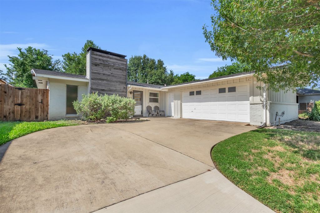 2952 Latham Drive, Dallas, TX 75229