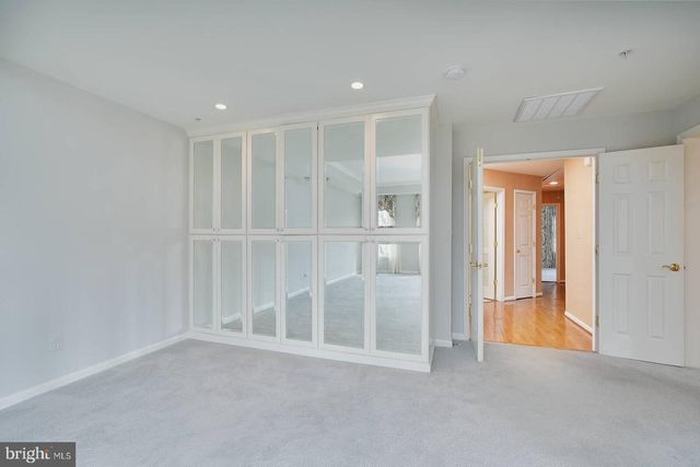 300 LISA OAKS WAY, Rockville, MD 20850