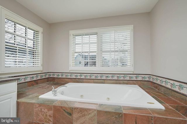 300 LISA OAKS WAY, Rockville, MD 20850