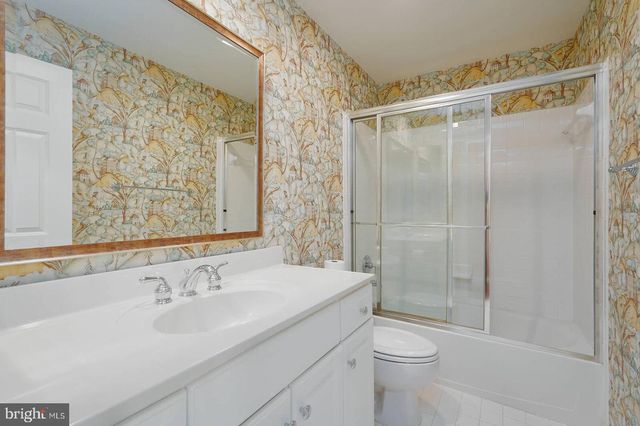 300 LISA OAKS WAY, Rockville, MD 20850