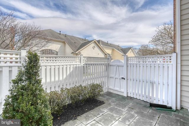 300 LISA OAKS WAY, Rockville, MD 20850