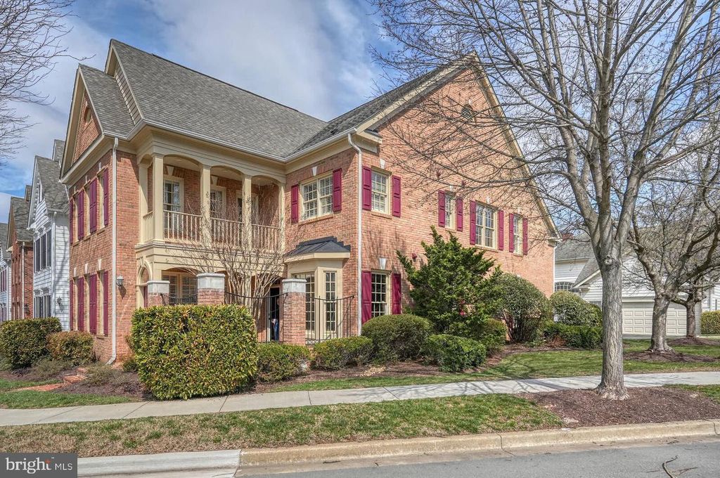 300 LISA OAKS WAY, Rockville, MD 20850