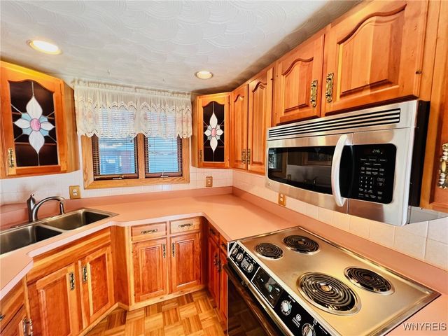 4867 Morgan Parkway, Hamburg, NY 14075