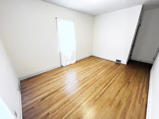 5715 11th Avenue S, Minneapolis, MN 55417