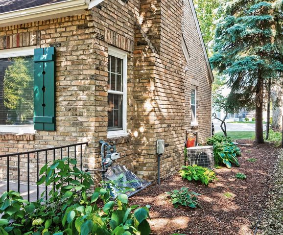 5715 11th Avenue S, Minneapolis, MN 55417