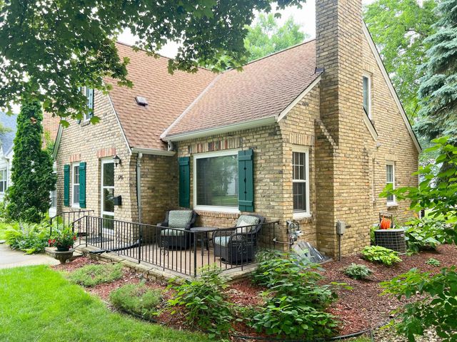 5715 11th Avenue S, Minneapolis, MN 55417