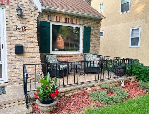 5715 11th Avenue S, Minneapolis, MN 55417
