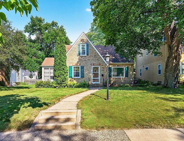 5715 11th Avenue S, Minneapolis, MN 55417