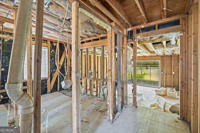178 Southern Shores Road, Jackson, GA 30233