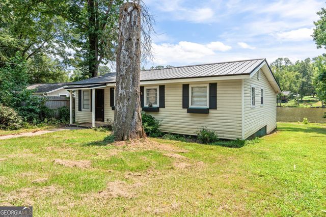 178 Southern Shores Road, Jackson, GA 30233