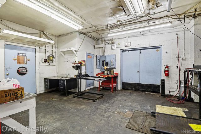 27427 Joy Road, Westland, MI 48185