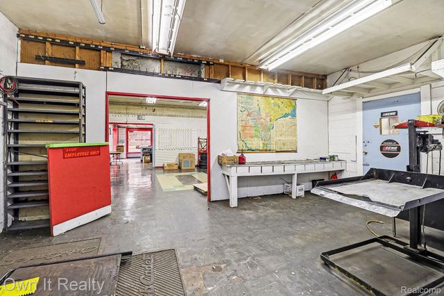 27427 Joy Road, Westland, MI 48185