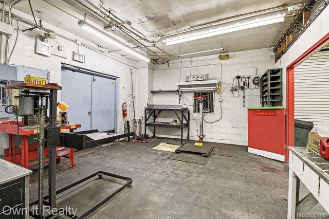 27427 Joy Road, Westland, MI 48185