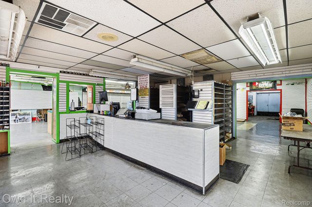 27427 Joy Road, Westland, MI 48185